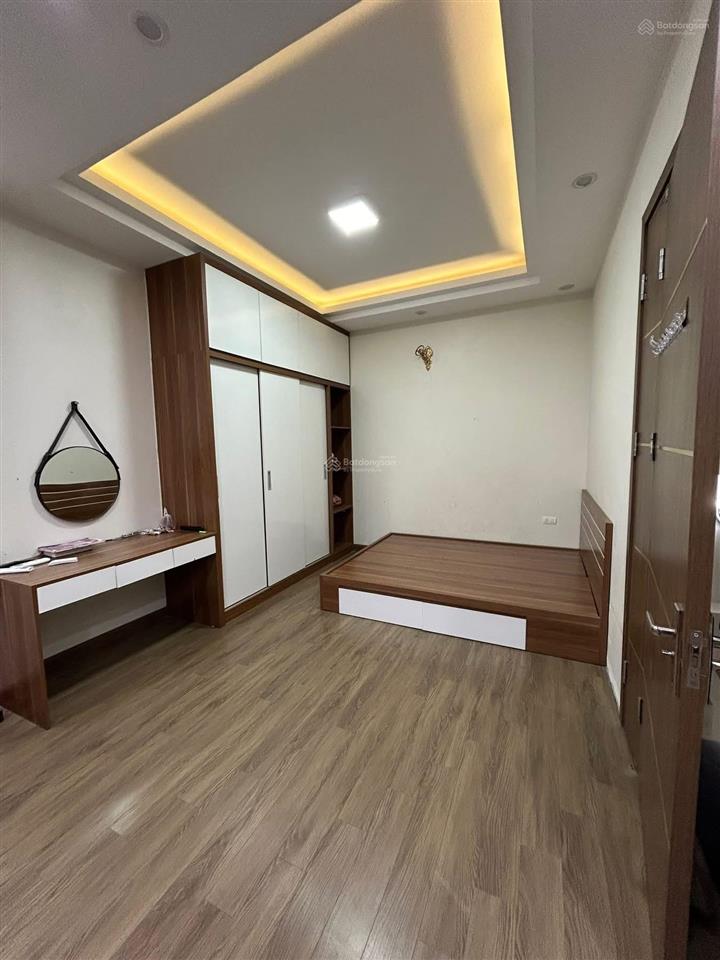 Bán nhà liễu giai, ba đình, nhà dân xây, 5 tầng, cho thuê 20 triệu tháng. giá 9.5 tỷ