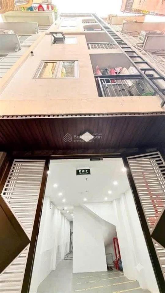 Bán nhà xây mới kim mã, 7 tầng thang máy, 10 căn hộ khép kín cho thuê, doanh thu 70 triệu/tháng.