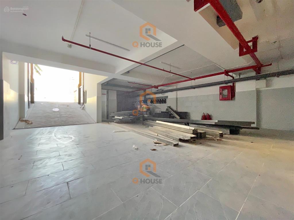 Cho thuê tòa nhà 1000m2 "mới" gần trương văn bang 8*20m hầm 7 tầng suốt, thang máy, 150 triệu/tháng