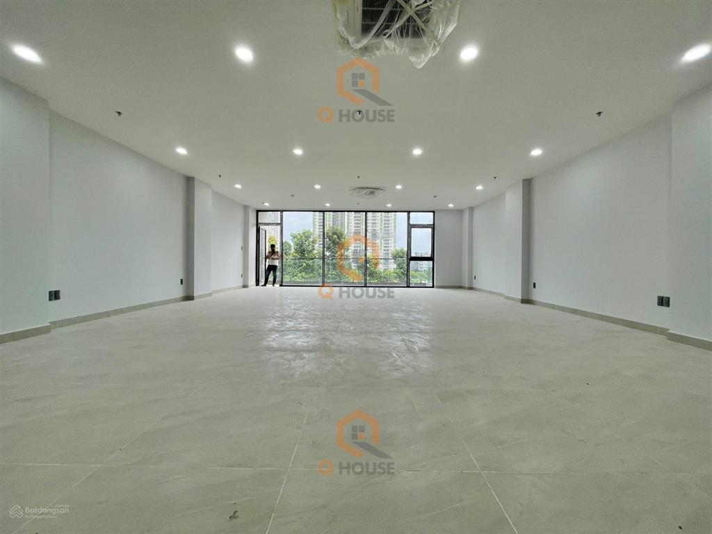 Tòa nhà "mới" 1000m2 ngay trương văn bang thạnh mỹ lợi, hầm 7 tầng suốt thang máy, 160 triệu/tháng