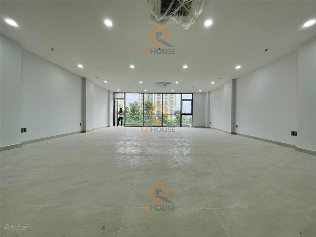 Tòa nhà "mới" 1000m2 ngay trương văn bang thạnh mỹ lợi, hầm 7 tầng suốt thang máy, 160 triệu/tháng