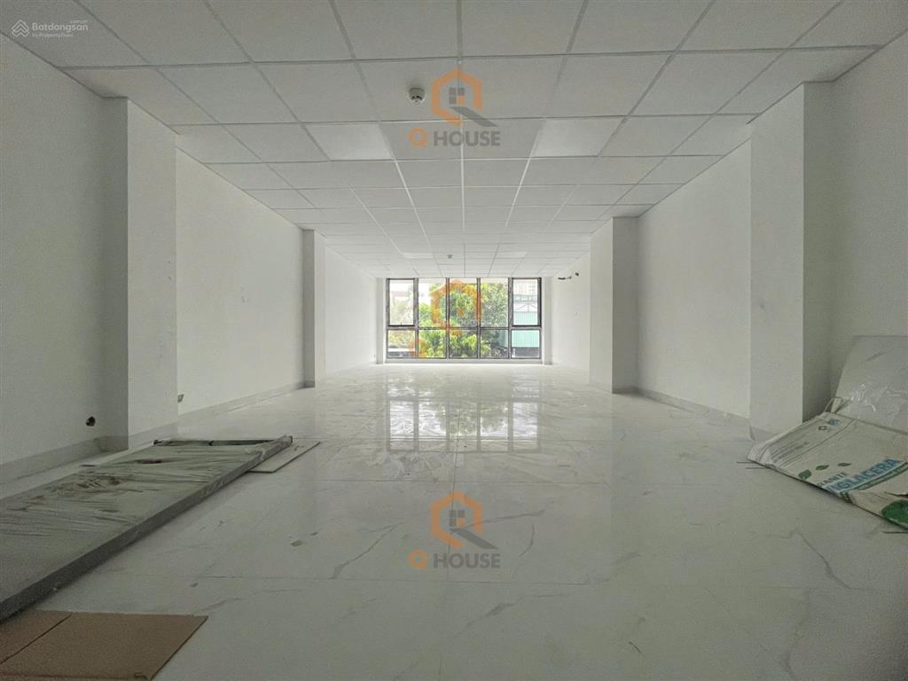Tòa nhà "mới" trương văn bang 5*20m, hầm trệt, lửng, 2 lầu suốt, thang máy, 60 triệu/tháng
