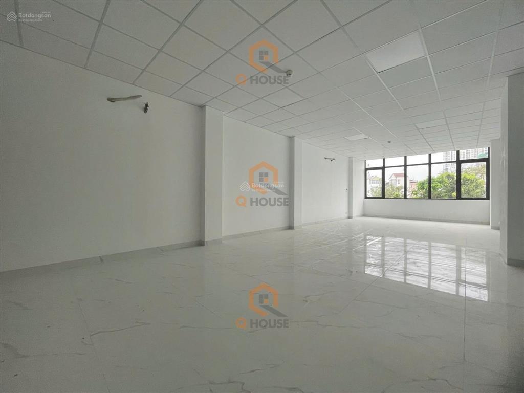 Tòa nhà "mới" trương văn bang 5*20m, hầm trệt, lửng, 2 lầu suốt, thang máy, 60 triệu/tháng