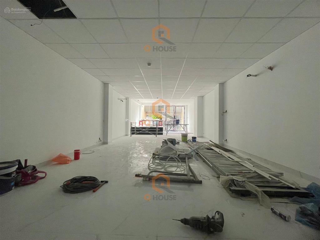 Tòa nhà "mới" trương văn bang 5*20m, hầm trệt, lửng, 2 lầu suốt, thang máy, 60 triệu/tháng