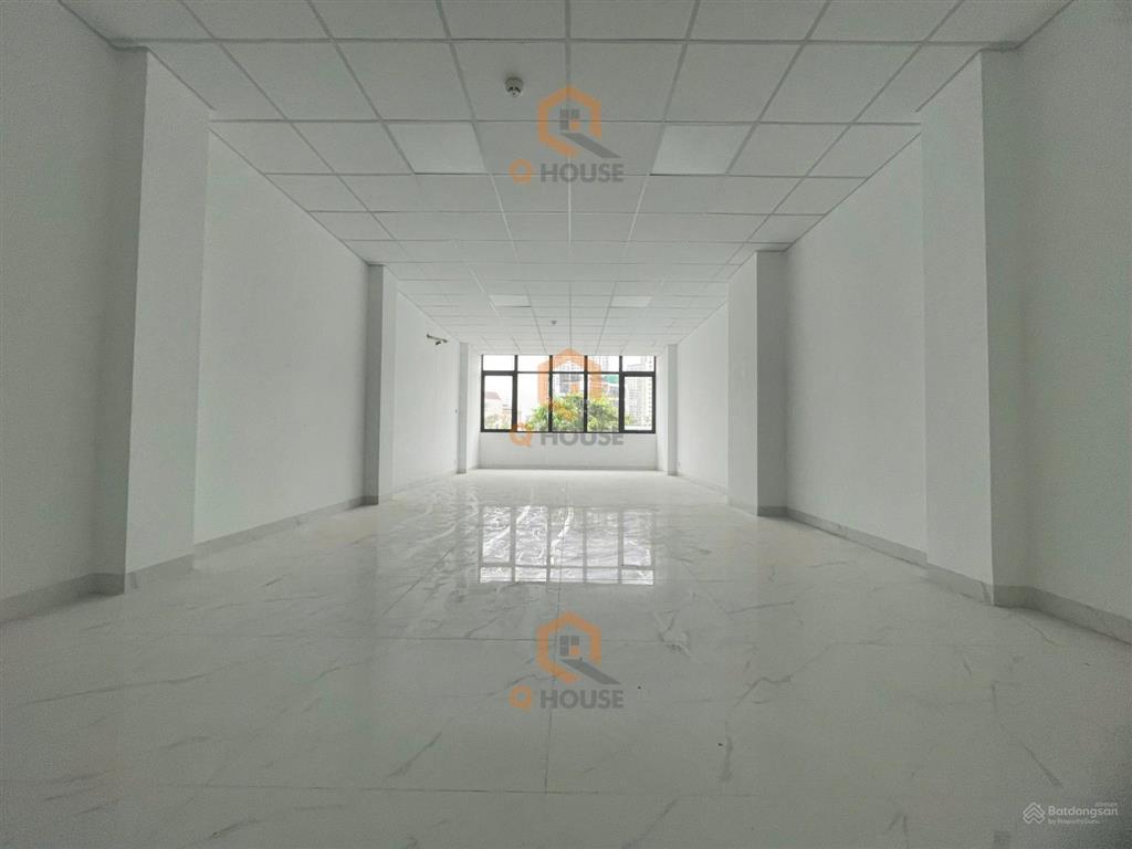 Tòa nhà "mới" trương văn bang 5*20m, hầm trệt, lửng, 2 lầu suốt, thang máy, 60 triệu/tháng