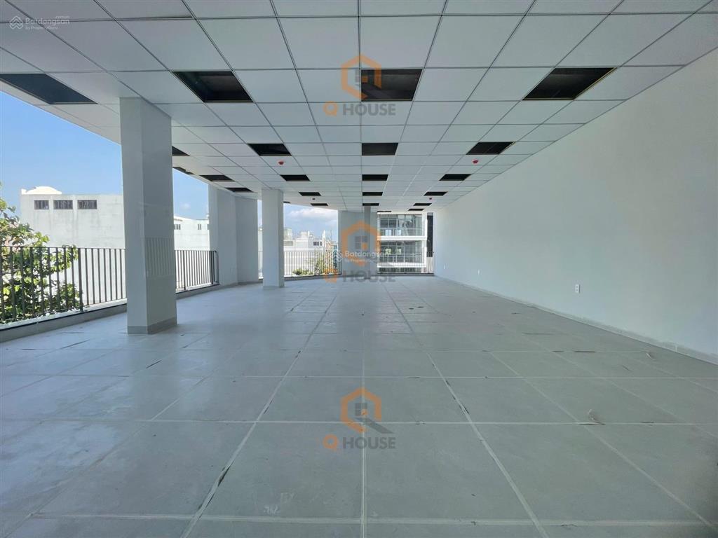 Tòa nhà "căn góc" ngay nguyễn văn kỉnh p. thạnh mỹ lợi 8m*20m, hầm 7 tầng thang máy, 180 triệu/th