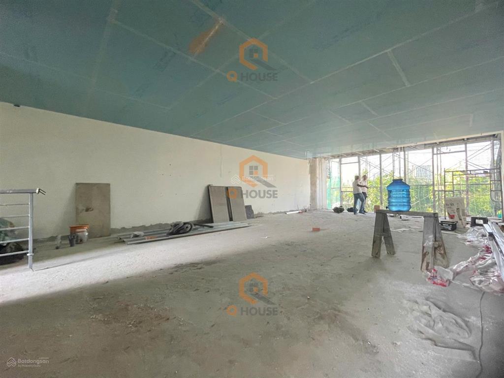 Tòa nhà văn phòng lương đình của 7m*20m hầm 4 tầng suốt thang máy, chỉ 91 triệu/tháng