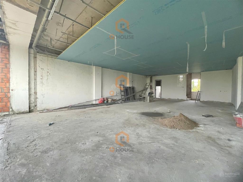 Tòa nhà văn phòng lương đình của 7m*20m hầm 4 tầng suốt thang máy, chỉ 91 triệu/tháng