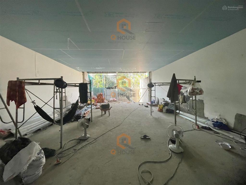 Tòa nhà văn phòng lương đình của 7m*20m hầm 4 tầng suốt thang máy, chỉ 91 triệu/tháng