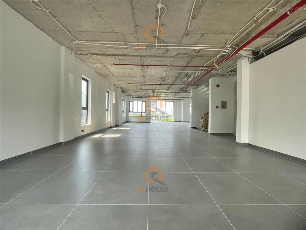 Tòa nhà mặt tiền view sông đường trần qúy kiên 10*24m, hầm, 7 tầng suốt, thang máy, 330 triệu/tháng