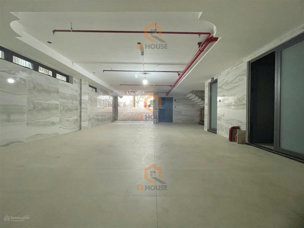 Tòa nhà mặt tiền view sông đường trần qúy kiên 10*24m, hầm, 7 tầng suốt, thang máy, 330 triệu/tháng