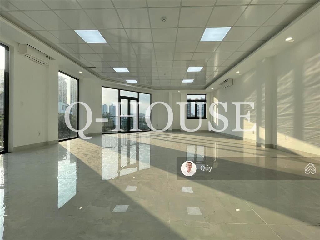 Tòa nhà "mới  căn góc" ngay trần lựu 6.5m*20m, hầm, 5 tầng suốt, thang máy, 110 triệu/tháng
