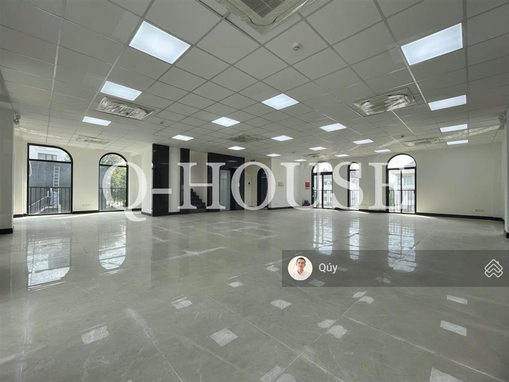 Tòa nhà "mới" trung tâm p. thạnh mỹ lợi 16,2m*20m, hầm, 5 tầng suốt, thang máy, 325 triệu/tháng