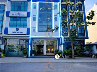 Tòa nhà mặt tiền lương đình của 7m*19m, hầm, 4 lầu suốt, thang máy, chỉ 91 triệu/tháng