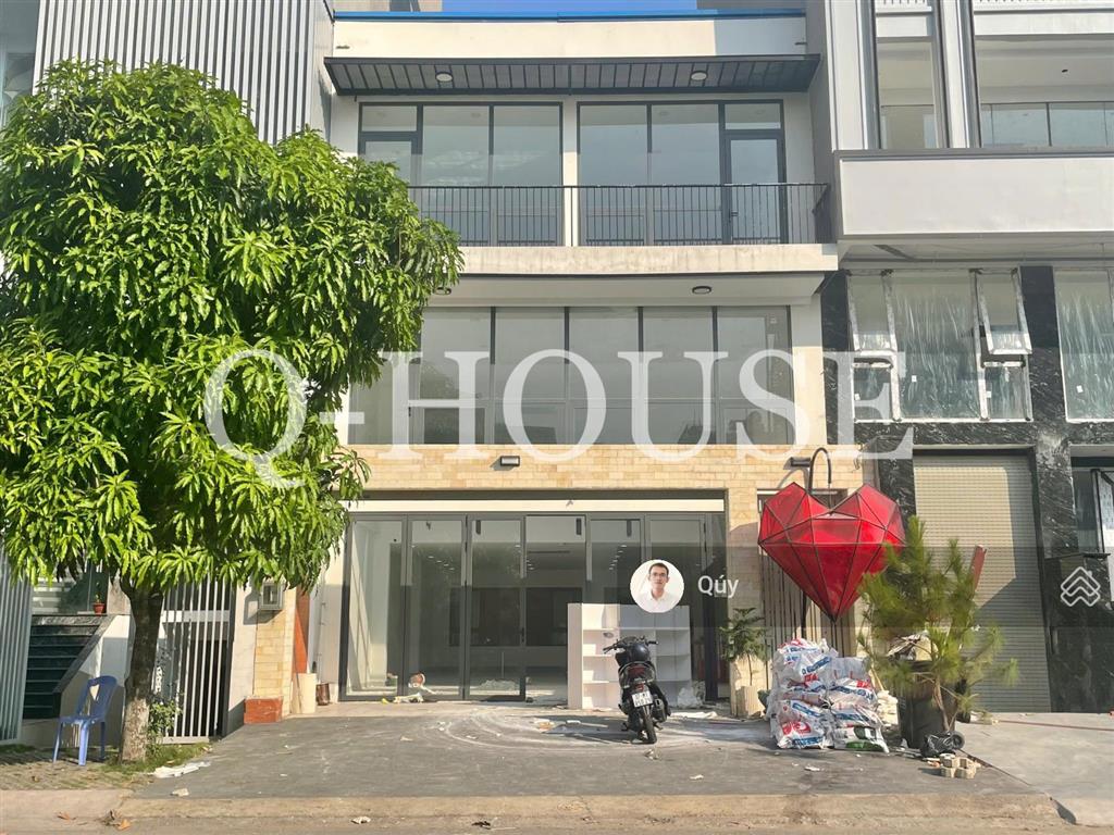 Tòa nhà văn phòng ngay nguyễn văn kỉnh p. thạnh mỹ lợi 8*20m, 3 tầng suốt, 85 triệu/tháng