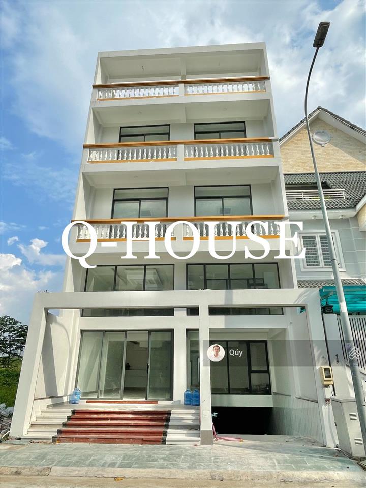 Tòa nhà văn phòng ngay trần não 8m*20m, hầm, 4 tầng suốt, thang máy, sân thượng, 80 triệu/tháng