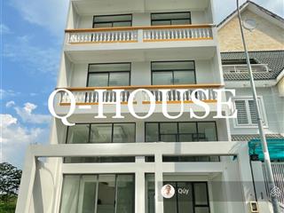 Tòa nhà văn phòng ngay trần não 8m*20m, hầm, 4 tầng suốt, thang máy, sân thượng, 80 triệu/tháng