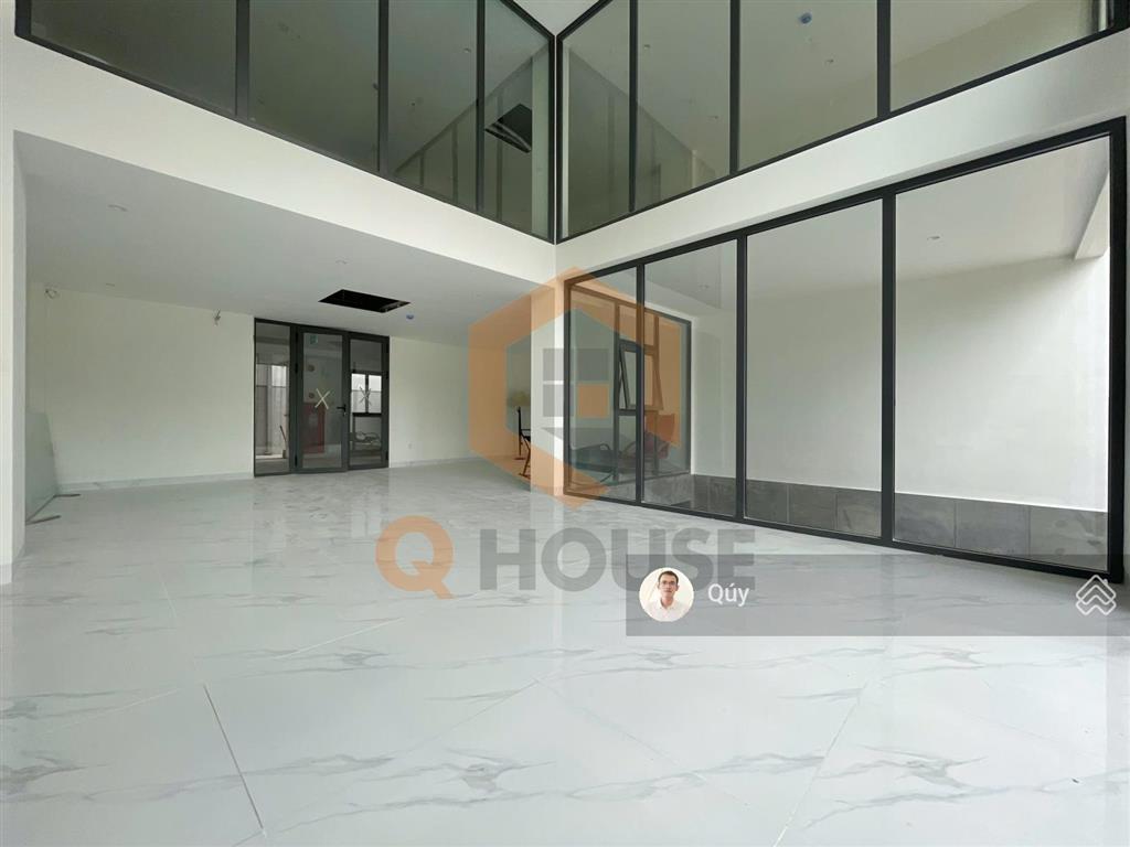 Tòa nhà "mới" ngay nguyễn văn kỉnh  tạ hiện 8m*20m, hầm, 4 tầng suốt, thang máy, 85 triệu/tháng