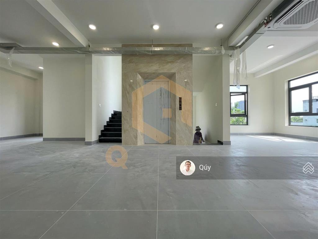 Tòa nhà "mới  căn góc" nguyễn văn kỉnh 10m*20m, hầm, 4 tầng, thang máy, 80 triệu/tháng