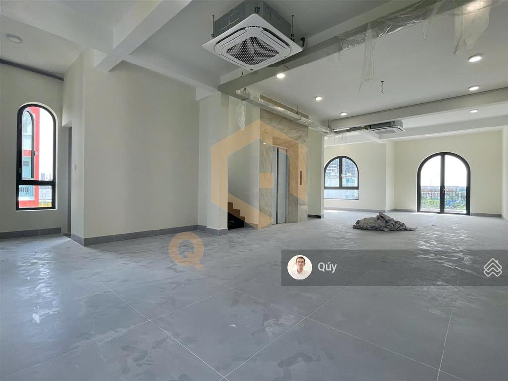 Tòa nhà "mới  căn góc" nguyễn văn kỉnh 10m*20m, hầm, 4 tầng, thang máy, 80 triệu/tháng