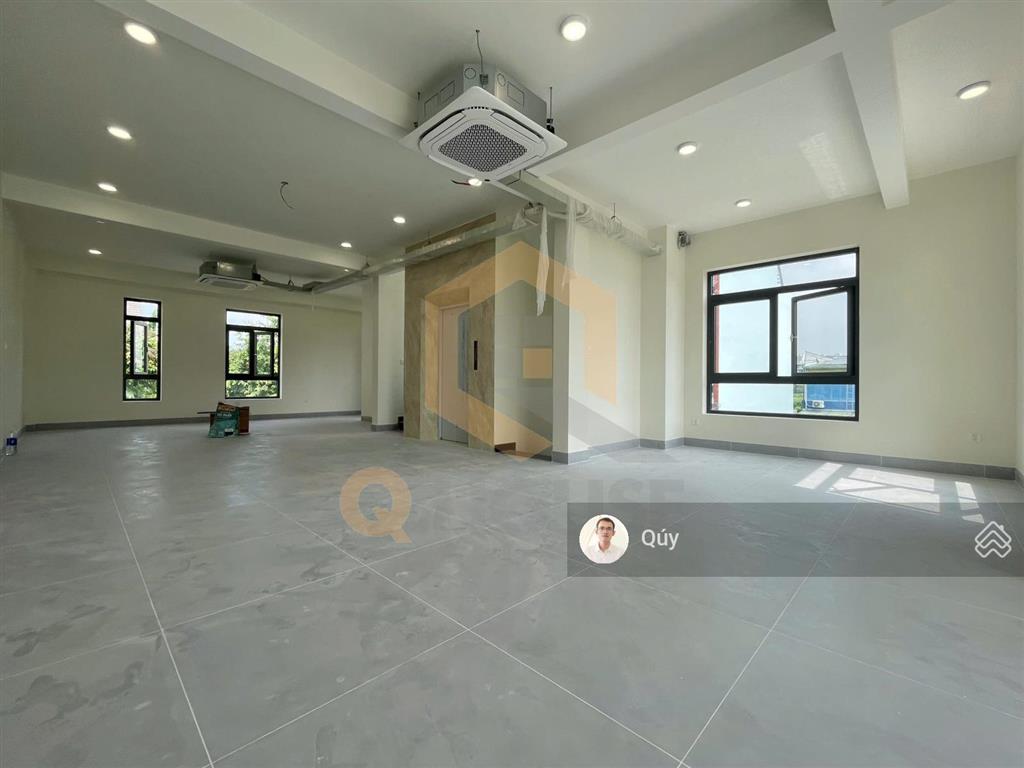 Tòa nhà "mới  căn góc" nguyễn văn kỉnh 10m*20m, hầm, 4 tầng, thang máy, 80 triệu/tháng