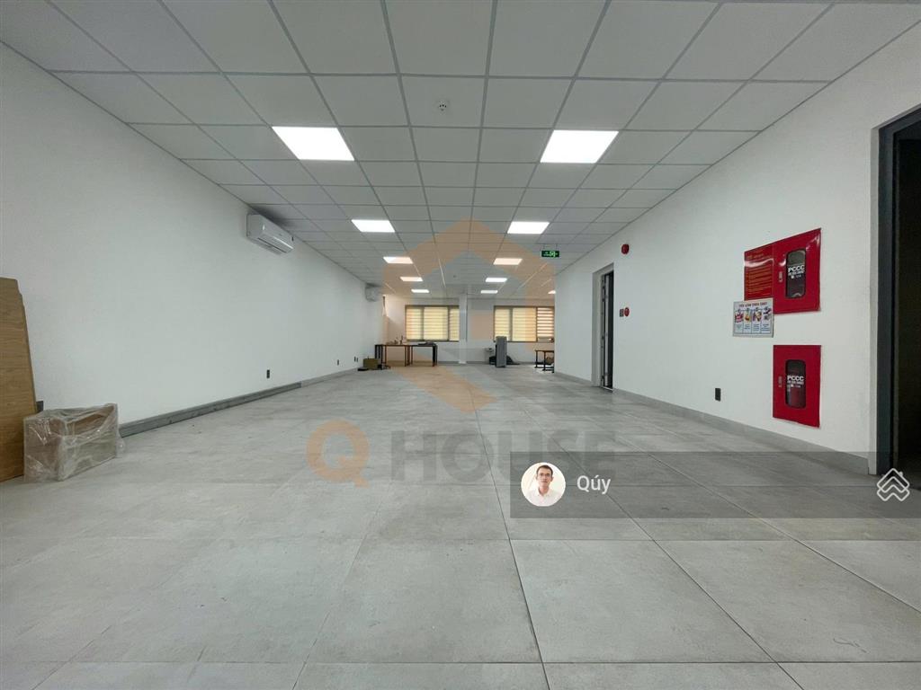 Cho thuê tòa nhà "mới" 1000m2 nguyễn văn kỉnh 8m*20m hầm 7 tầng suốt, thang máy, 155 triệu/tháng