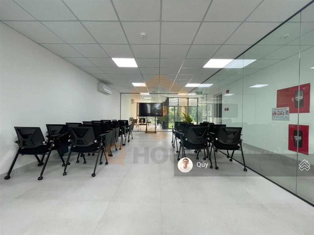 Cho thuê tòa nhà "mới" 1000m2 nguyễn văn kỉnh 8m*20m hầm 7 tầng suốt, thang máy, 155 triệu/tháng