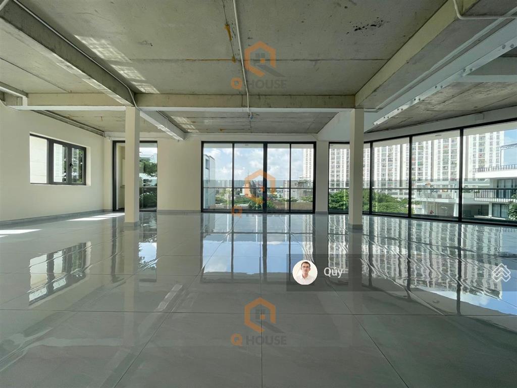 Tòa nhà văn phòng "mới" ngay nguyễn văn kỉnh 16*20m, hầm, 6 tầng suốt, thang máy, 300 triệu/tháng