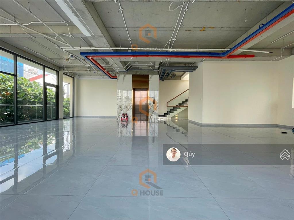 Tòa nhà văn phòng "mới" ngay nguyễn văn kỉnh 16*20m, hầm, 6 tầng suốt, thang máy, 300 triệu/tháng