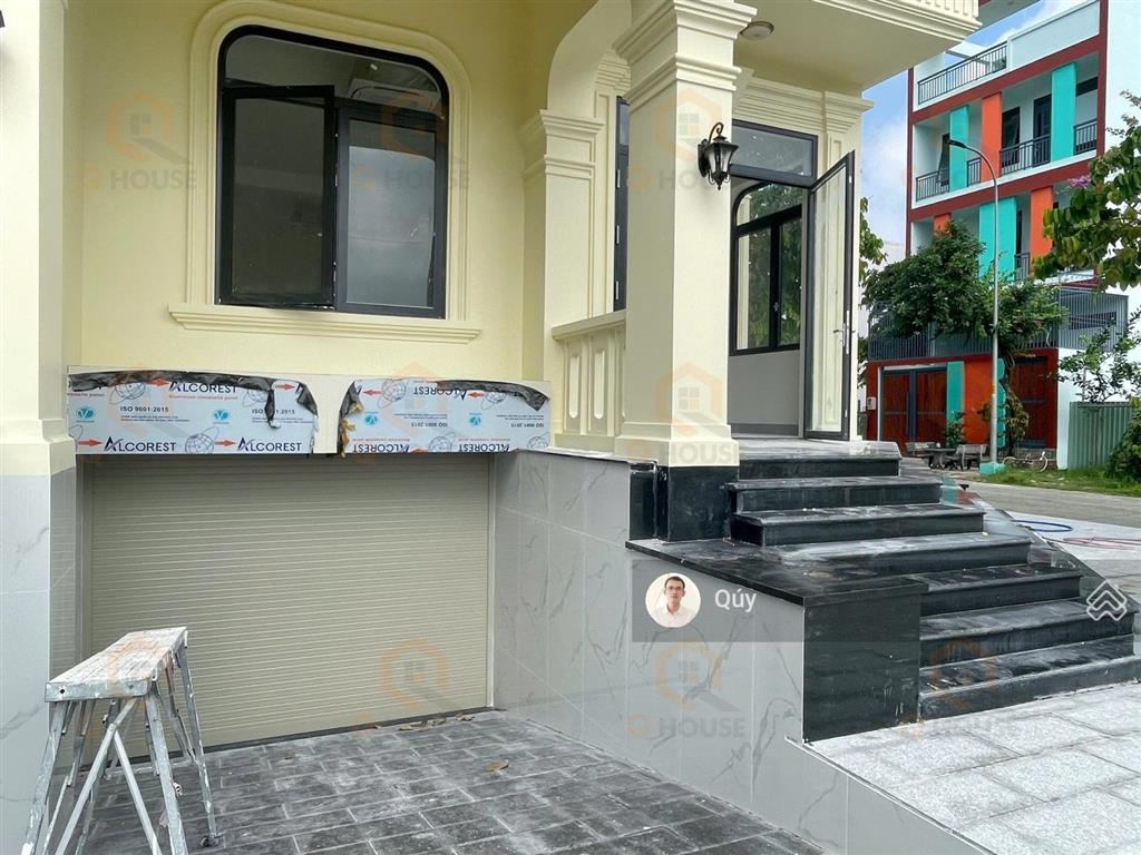 Tòa nhà văn phòng "mới  căn góc" nguyễn văn kỉnh 10m*20m, hầm, 4 tầng, thang máy, 99 triệu/tháng