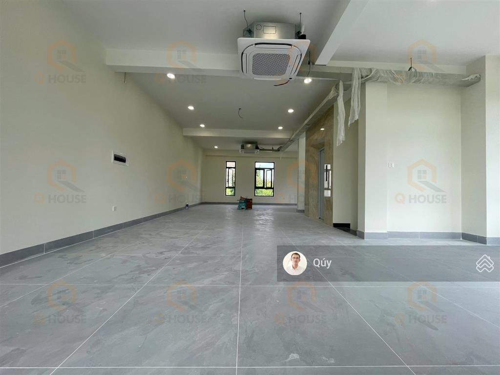 Tòa nhà văn phòng "mới  căn góc" nguyễn văn kỉnh 10m*20m, hầm, 4 tầng, thang máy, 99 triệu/tháng