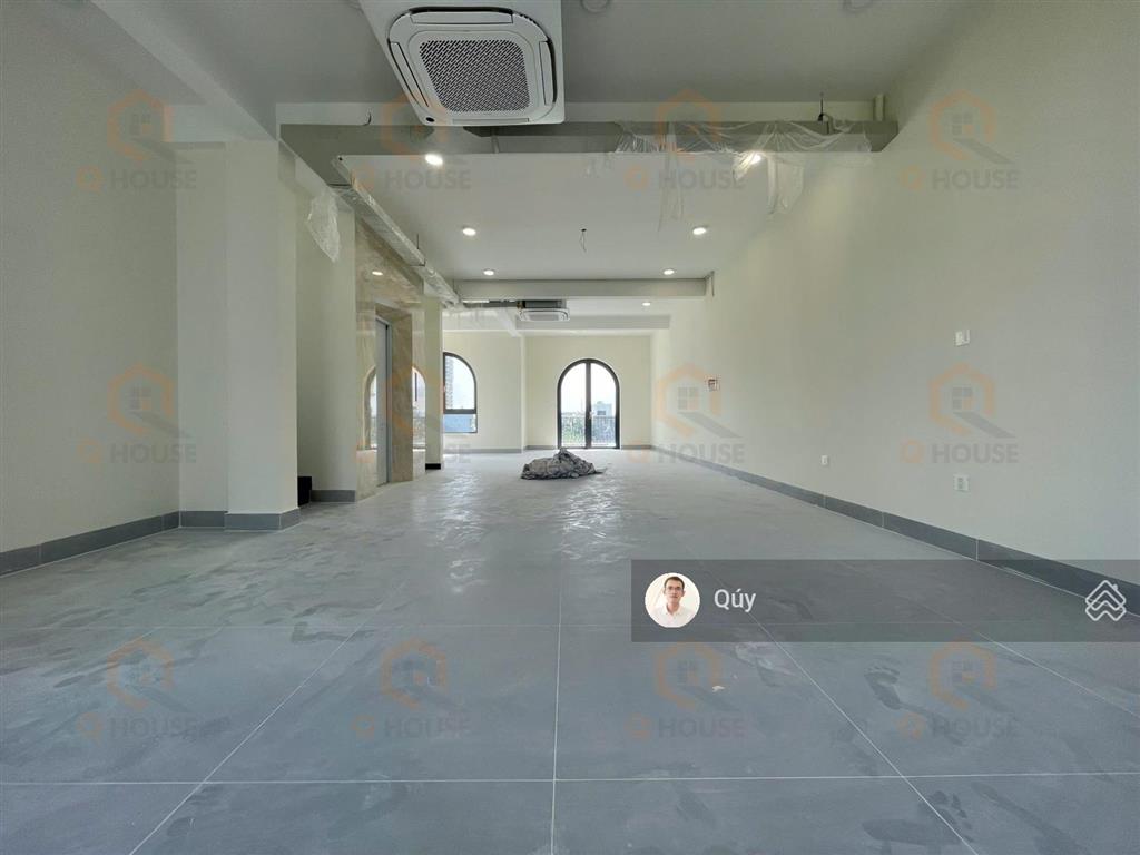 Tòa nhà văn phòng "mới  căn góc" nguyễn văn kỉnh 10m*20m, hầm, 4 tầng, thang máy, 99 triệu/tháng
