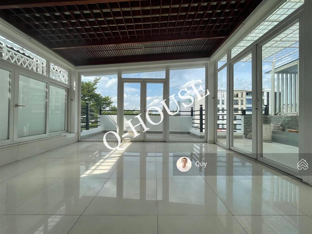 Cho thuê nhà mặt tiền đường trương văn bang 8m*20m, hầm, 4 tầng rộng rãi, chỉ 72 triệu/tháng