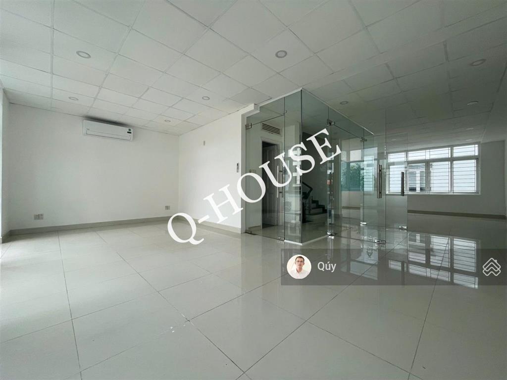Cho thuê nhà mặt tiền đường trương văn bang 8m*20m, hầm, 4 tầng rộng rãi, chỉ 72 triệu/tháng