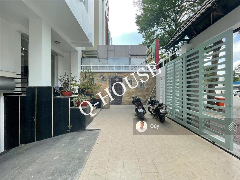 Cho thuê nhà mặt tiền đường trương văn bang 8m*20m, hầm, 4 tầng rộng rãi, chỉ 72 triệu/tháng