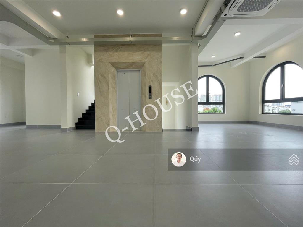 Tòa nhà văn phòng "mới  căn góc" nguyễn văn kỉnh 10m*20m, hầm, 4 tầng, thang máy, 99 triệu/tháng