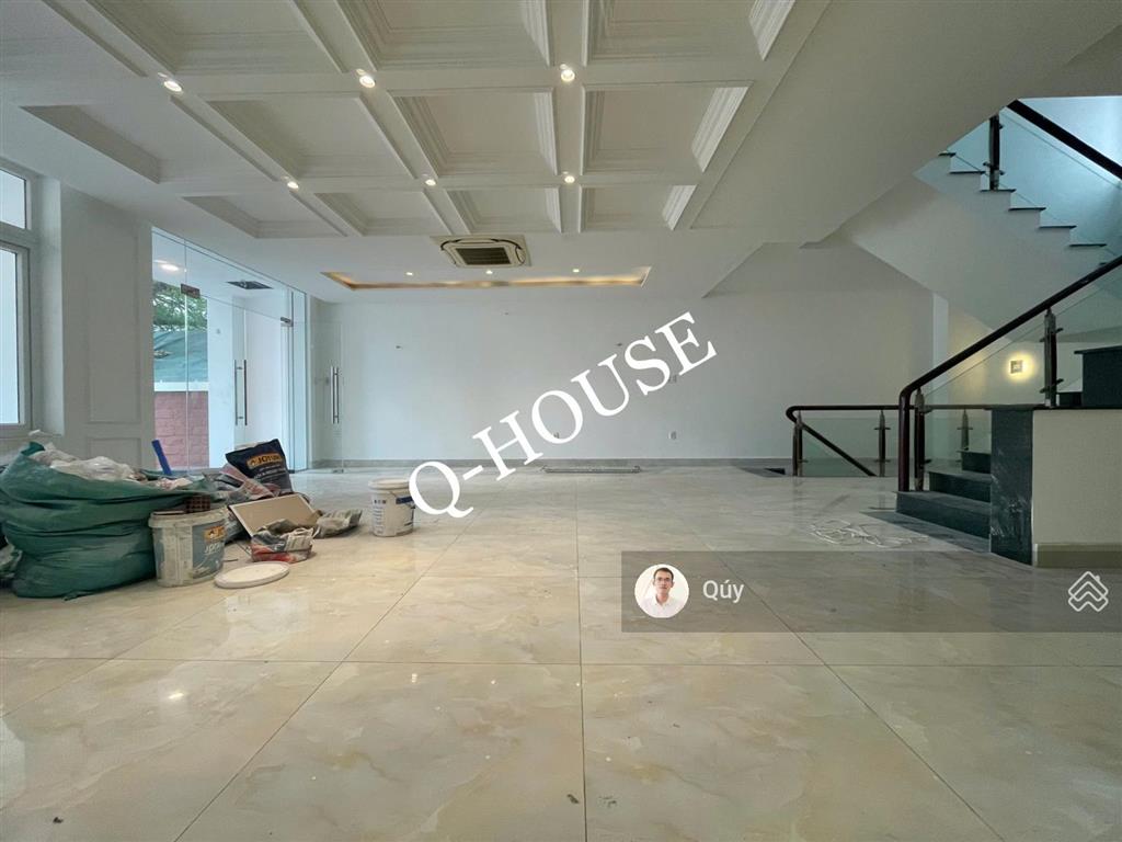 Tòa nhà mặt tiền trương văn bang 8m*20m, hầm, 4 tầng, thang máy, 95 triệu/tháng