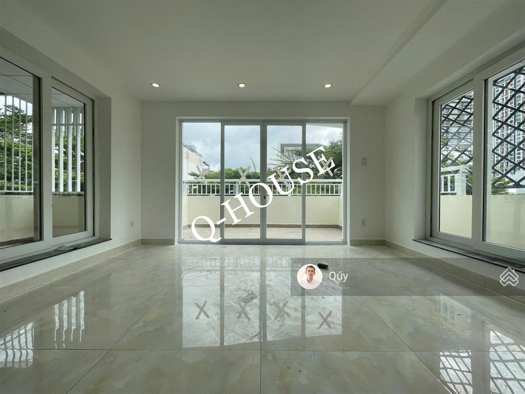 Tòa nhà mặt tiền trương văn bang 8m*20m, hầm, 4 tầng, thang máy, 95 triệu/tháng