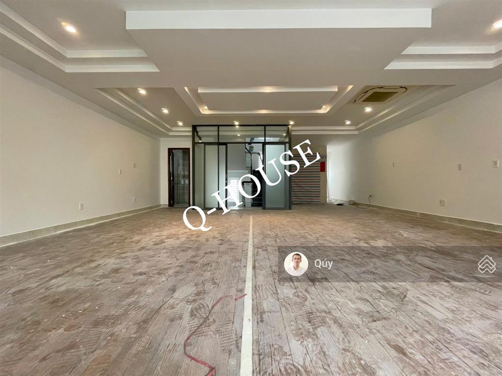 Tòa nhà mặt tiền trương văn bang 8m*20m, hầm, 4 tầng, thang máy, 95 triệu/tháng