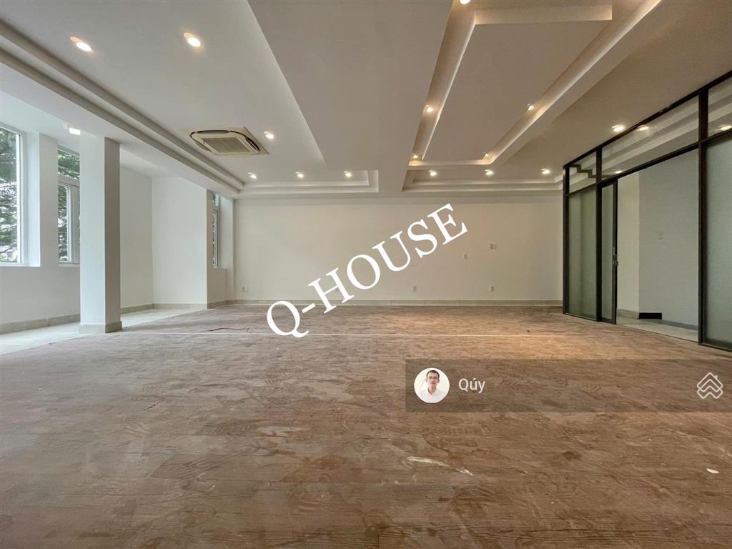 Tòa nhà mặt tiền trương văn bang 8m*20m, hầm, 4 tầng, thang máy, 95 triệu/tháng