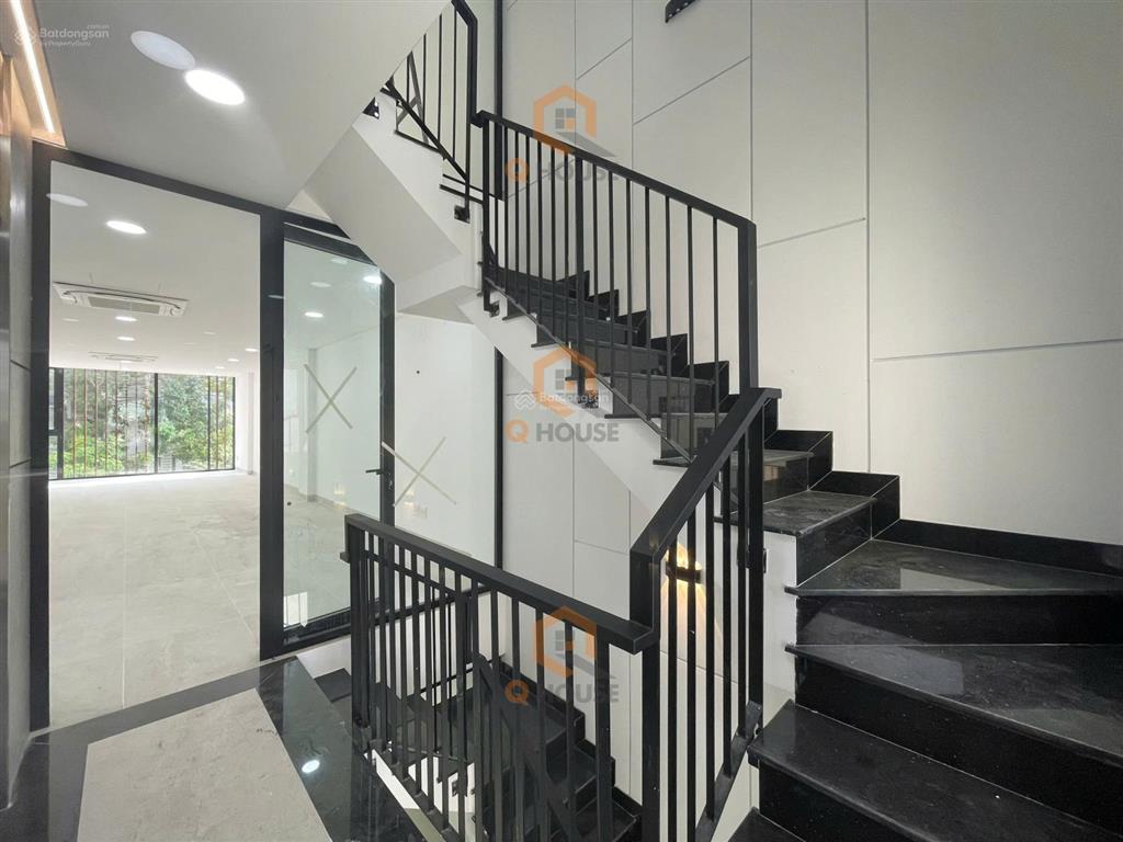 Tòa nhà "mới" an phú an khánh gần lương đình của 5*20m, hầm, 4 tầng suốt, thang máy, 80 triệu/tháng