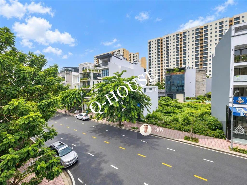 Tòa nhà "căn góc" gần lương đình của 10m*16m, hầm, 5 tầng suốt, thang máy, 170 triệu/tháng