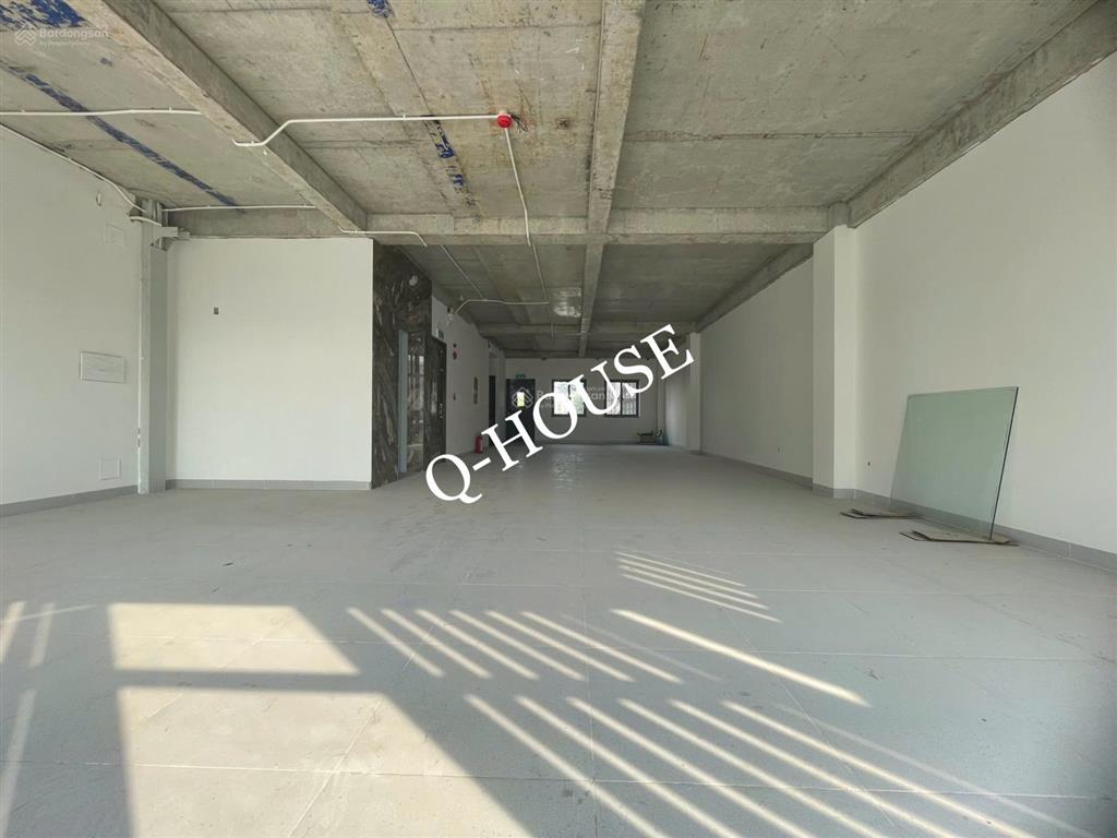 Tòa nhà "mới" ngay nguyễn văn kỉnh  thạnh mỹ lợi 8m*20m hầm 7 tầng suốt thang máy, 170 triệu/tháng