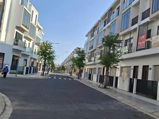 Bán gấp nhà phố t&t city millennia, dt 6x20m, 4 lầu, giá 5,5 tỷ (thương lượng).  0946 972 *** tân