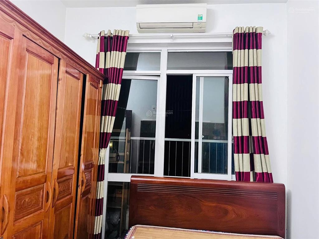 Chính chủ muốn bán căn 2pn 64m2 đầy đủ nội thất, sổ hồng sẵn sang tên. giá 4,45 tỷ  hồng hà eco