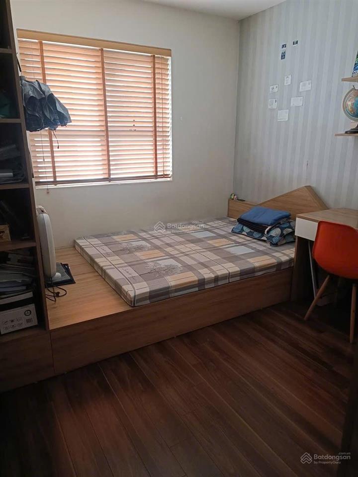 Chính chủ bán căn 3pn giá chỉ 5,8 tỷ đầy đủ nội thất làm rất tâm huyết tỉ mỉ. nhà đã có sổ.