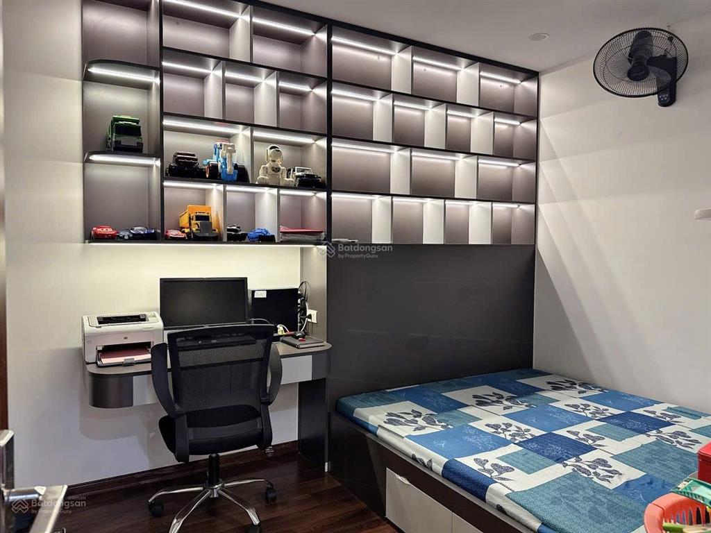 Chính chủ cần tiền bán nhanh. khách ưng là vào việc. giá nào cũng chốt. 3pn 106m2 full nthat,có sổ