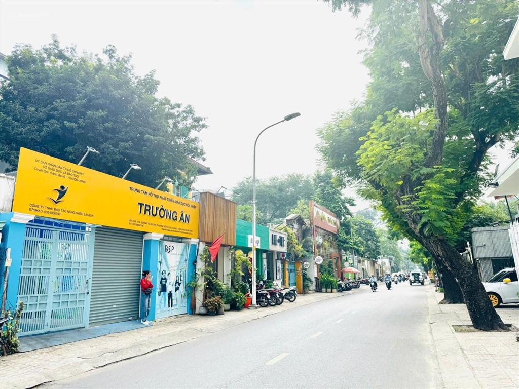 Cho thuê villa mặt tiền 17a tú xương, p. võ thị sáu, quận 3  dt 8m x 28m, 1 trệt 2 lầu