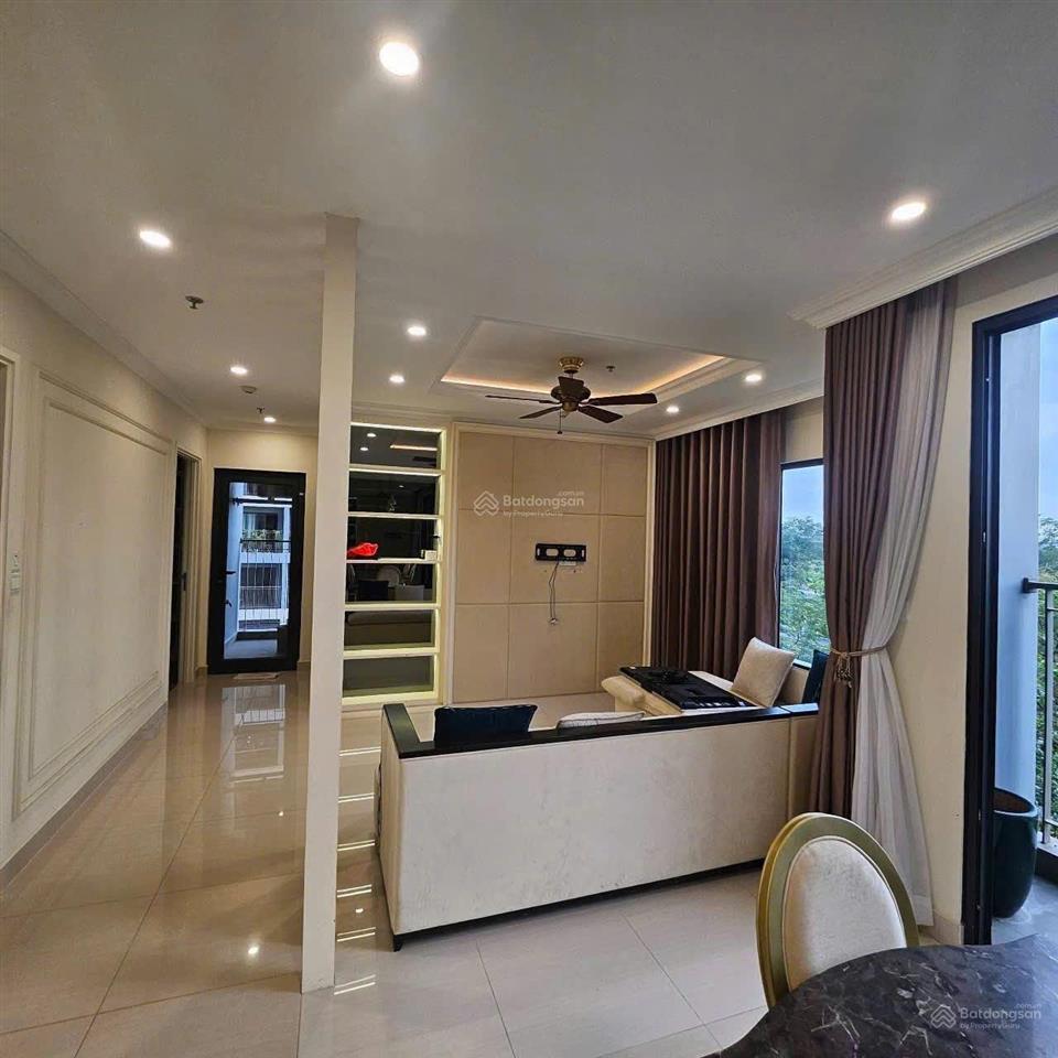 Chủ bán gấp 3pn 81m2  giá chỉ 3.7 tỷ  sổ sẵn, hướng đông nam  vinhomes grand park