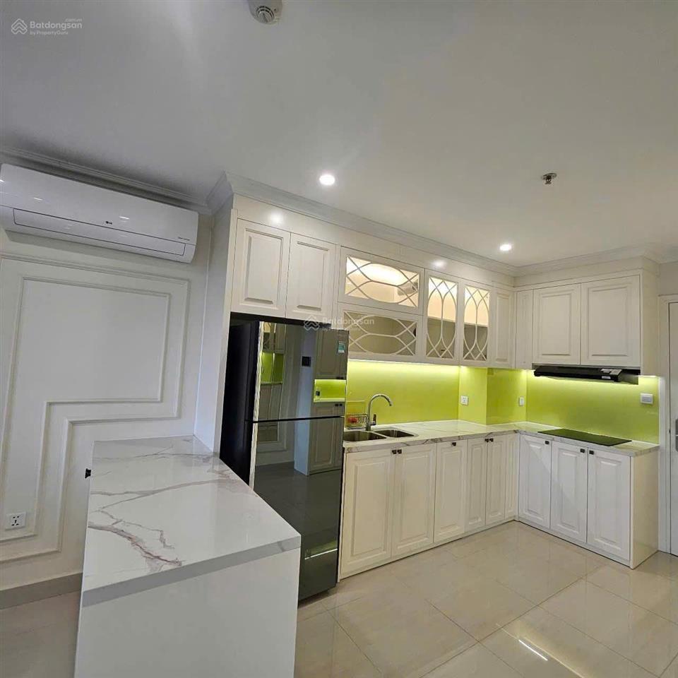 Chủ bán gấp 3pn 81m2  giá chỉ 3.7 tỷ  sổ sẵn, hướng đông nam  vinhomes grand park